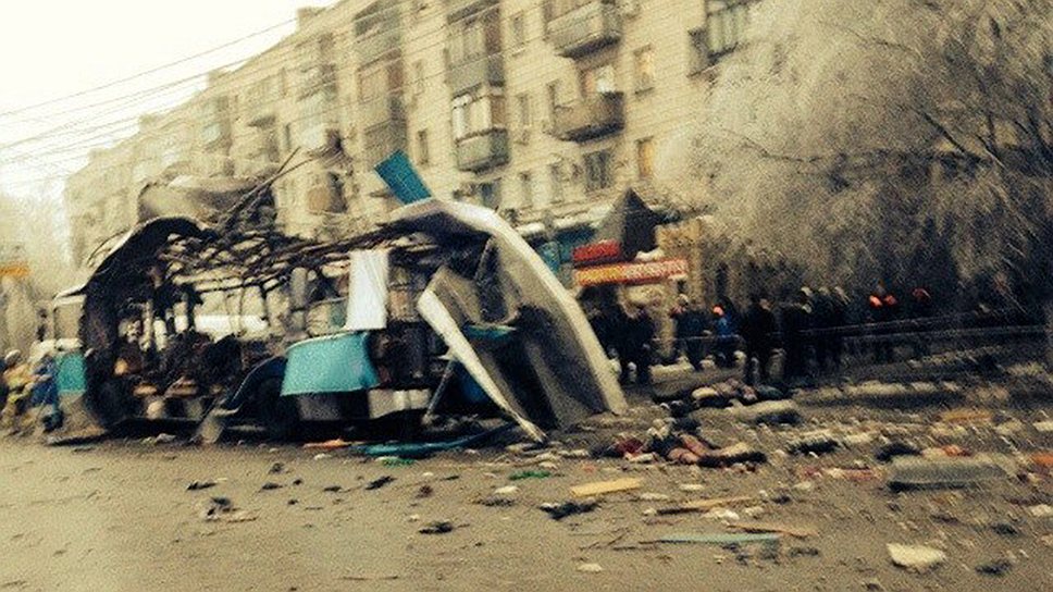 По маршруту взорванного троллейбуса всегда ездят много пассажиров. В утреннее время особенно. Очевидцы сообщают, что троллейбус был переполнен