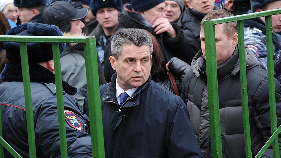 Задержанному за стрельбу в школе ученику назначат психологическую экспертизу, следователи изучат его компьютер. Об этом сообщил представитель СКР Владимир Маркин (на фото). По его словам, у следствия пока нет оснований говорить о том, что именно явилось причиной поступка школьника 