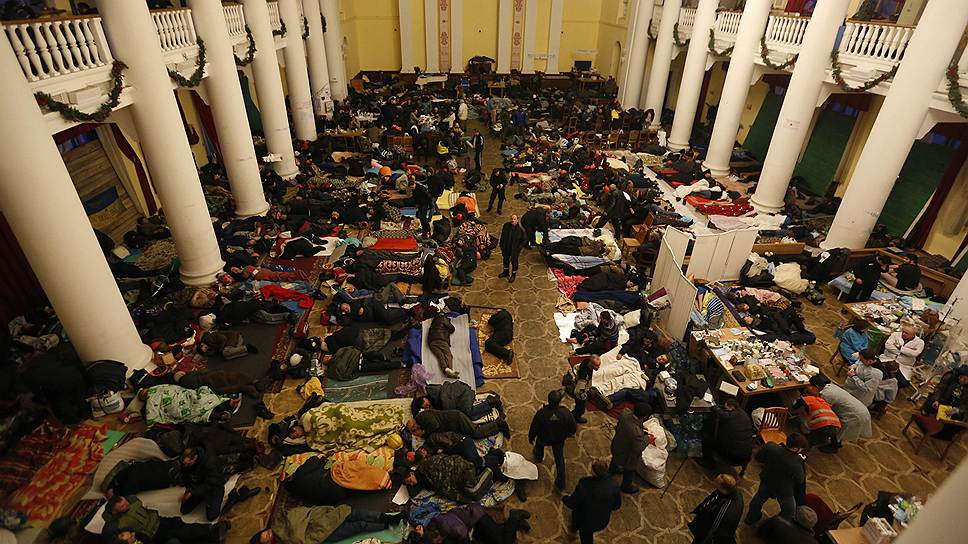 Конституция 2004 года вступит в силу до 16.00 23 февраля