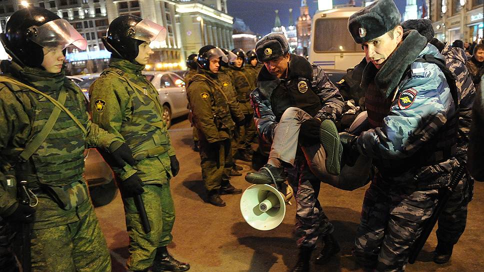 Тактика полиции у гостиницы «Националь»: всех согнать в метро 