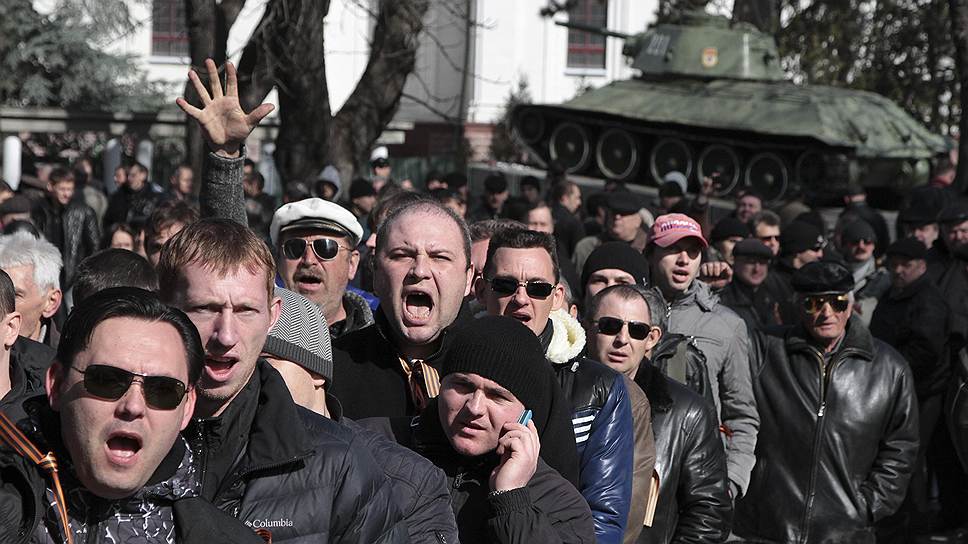 «Мы найдем формулу формирования крымской власти так, чтобы она была более сбалансированной и понимаемой людьми, но при этом надо контролировать каждый шаг этой власти, и тогда она на самом деле будет работать в интересах народа», — пообещал крымчанам нардеп «Батькивщины» от Крыма Андрей Сенченко 