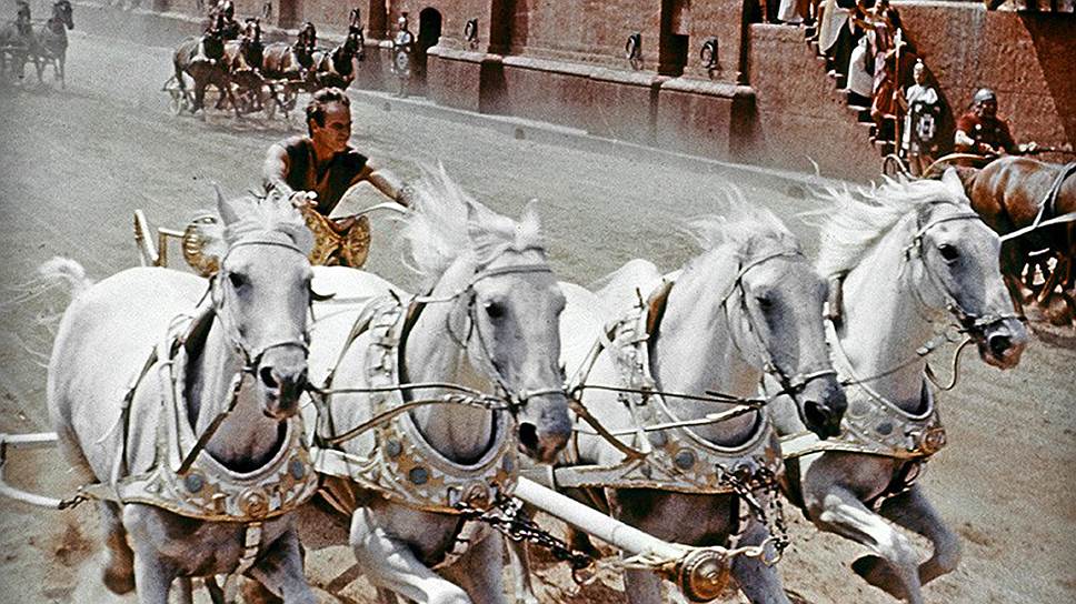 Историко-приключенческая драма Уильяма Уайлера «Бен Гур» (1959) была представлена в 12 номинациях и получила 11 из них, в том числе и за лучшую режиссерскую работу. Таким образом, картина считалась самой успешной по меркам «Оскара» вплоть до выхода «Титаника»