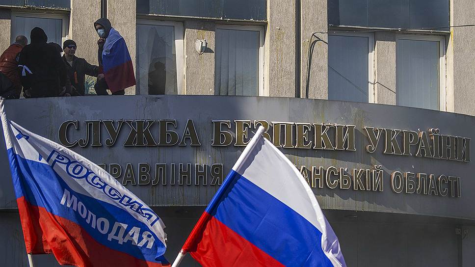 «Ни Донецк, ни Харьков, ни Луганск не хотят быть буферной прифронтовой зоной. Восток хочет работы и стабильности! И на эту стабильность будем работать, отсекая маргинез»,— писал на своей странице в соцсетях Арсен Аваков