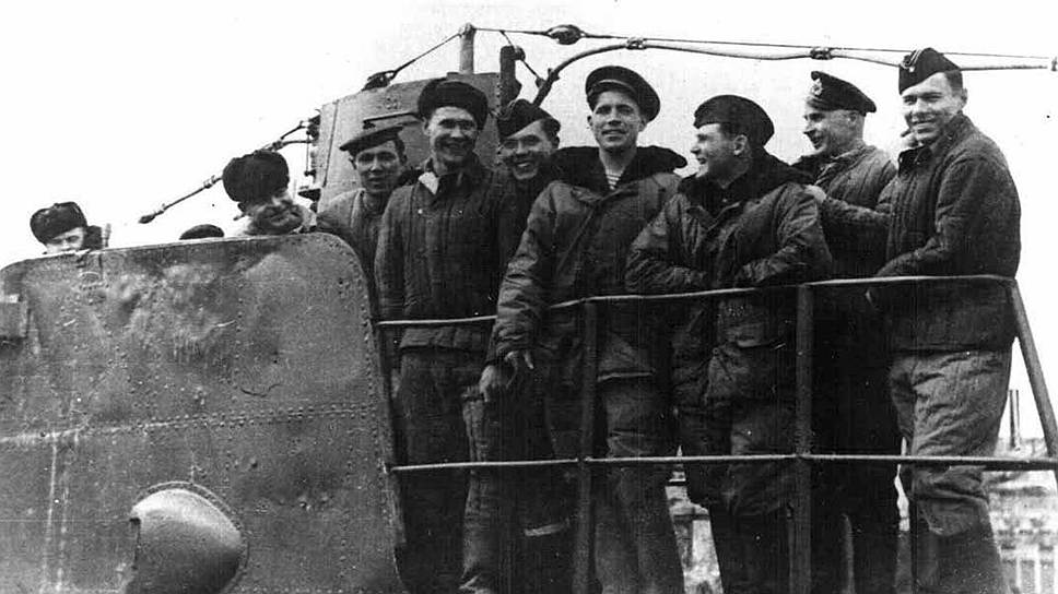 21 ноября 1956 года вблизи Таллина (Эстония) подводная лодка М-200, входящая в состав Балтийского флота, столкнулась с миноносцем «Статный». Спасти удалось 6 человек, 28 погибли