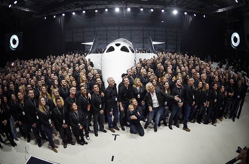 В феврале 2016 года основатель компании Virgin Galactic Ричард Брэнсон представил новый суборбитальный космический корабль SpaceShipTwo, названный Virgin Spaceship Unity. Virgin Galactic продала уже более 700 билетов в космос, при том что стоимость одного билета составляет $250 тыс. Среди клиентов сэра Ричарда — актеры Анжелина Джоли, Брэд Питт, Леонардо Ди Каприо, Эштон Кутчер, певицы Кейти Перри и Леди Гага. «Со временем мы начнем осуществлять и орбитальные полеты, которые могут длиться две-три недели. А в один прекрасный день мы хотели бы построить в космосе отель Virgin»,— заявил Брэнсон 