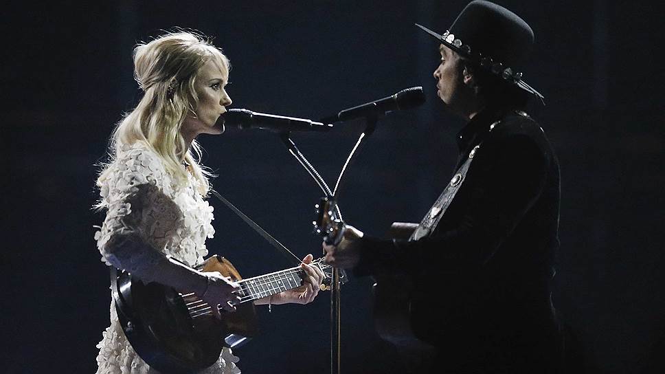 Нидерланды, The Common Linnets — немного кантри в море европейского попа. Группа была создана специально для выступления на «Евровидении»