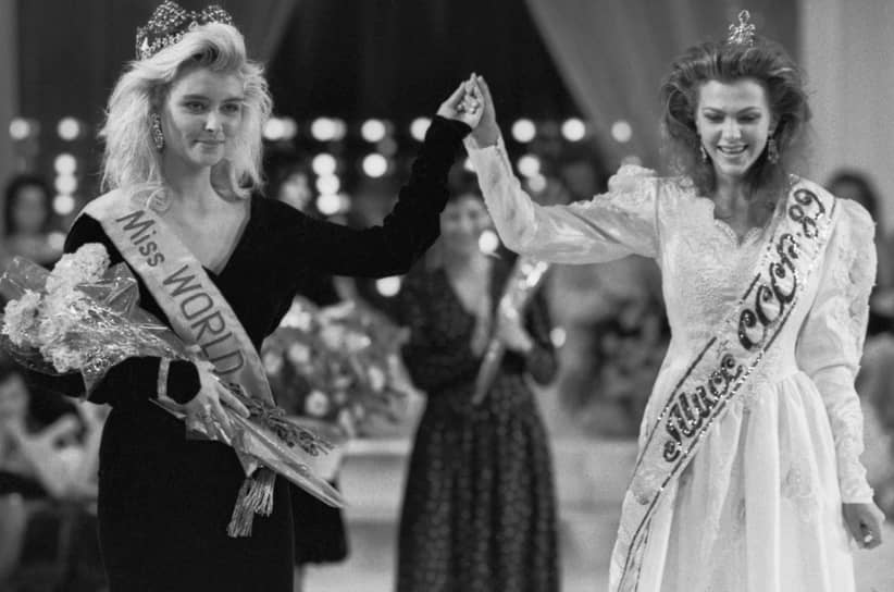 1989 год. С 19 по 21 мая в Москве прошёл первый всесоюзный конкурс «Мисс СССР — 89». Победительницей стала десятиклассница Юлия Суханов 