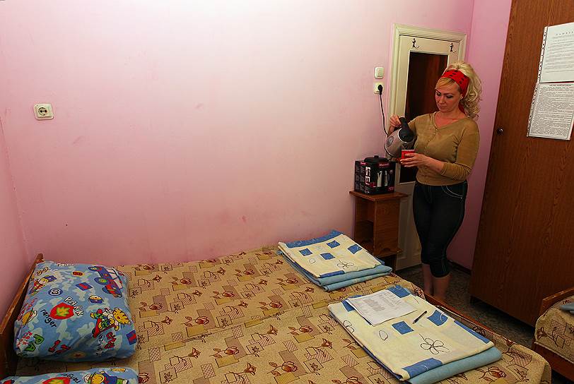 Беженцев охотно принимают у себя в Крыму. «Мы готовы всячески помочь нашим братьям. Мы будем рассматривать вопрос о приеме беженцев. Относительно исхода событий, то здесь есть ключевая фраза: «Каждый должен пройти свой путь». Крым свой прошел и также этот путь должны пройти те области, которые восстали против нынешней ситуации на Украине, против нелегитимного правительства», — говорит заместитель председателя Государственного совета Крыма Григорий Иоффе  
