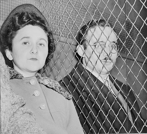 1953 год. В США по обвинению в шпионаже в пользу СССР казнены супруги Этель и Юлиус Розенберг 