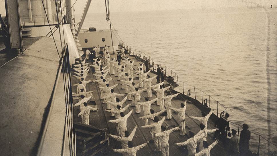 Кампания 1914 года отличалась чрезвычайной динамичностью. Крупные армии обеих сторон активно и быстро маневрировали, чему способствовала насыщенная дорожная сеть района боевых действий. К началу 1915 года воюющие державы столкнулись с тем, что война приняла такой характер, который не предусматривался довоенными планами ни одной из сторон,— она стала затяжной. Хотя германцам удалось захватить почти всю Бельгию и значительную часть Франции, их главная цель — стремительная победа над французами — оказалась недоступной