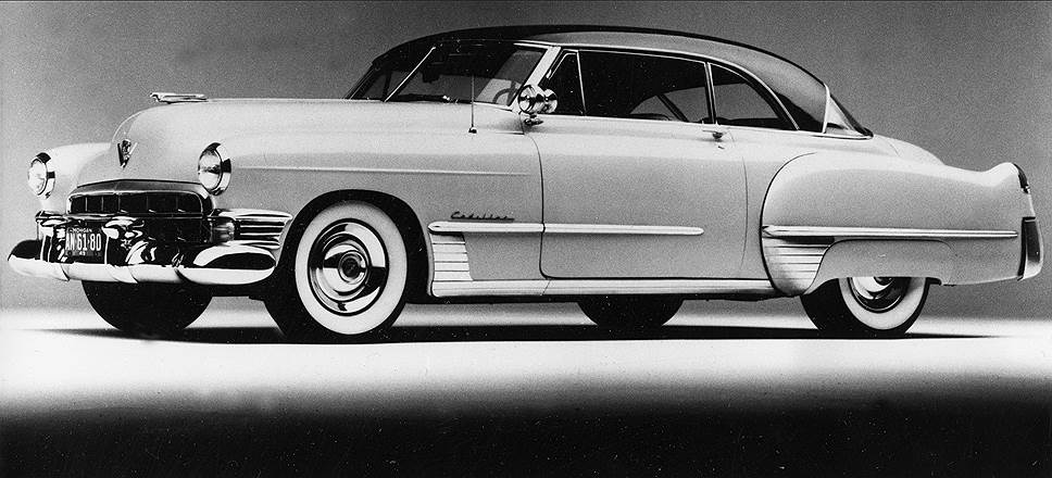 Cadillac Coupe de Ville 1949 года стал первым в мире двухдверным хардтопом без средней стойки, сенсация в сфере автомобильного дизайна. Чтобы владелец купе мог чувствовать себя уверенно на дороге, автомобиль оснащался 325-сильным V8 объемом 6,4 л. В 2000-х годах на спецверсии Cadillac de Ville ездил президент США Джордж Буш. Автомобиль первого лица собирался вручную, а внутри были предусмотрены кресла для семерых людей На правах рекламы