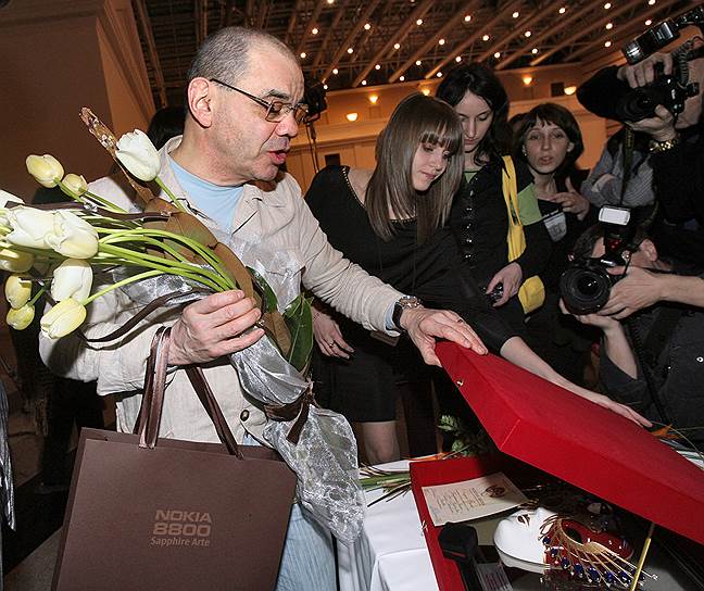 «В России надо быть или известным, или богатым, чтобы к тебе относились так, как в Европе относятся к любому»  В 1992 году Константин Райкин получил звание народного артиста России, а в 2010 году, в день своего 60-летия, актер был награжден орденом «За заслуги перед Отечеством» III степени. Кроме того, Райкин — обладатель премии имени Георгия Товстоногова «За выдающийся вклад в развитие театрального искусства» 