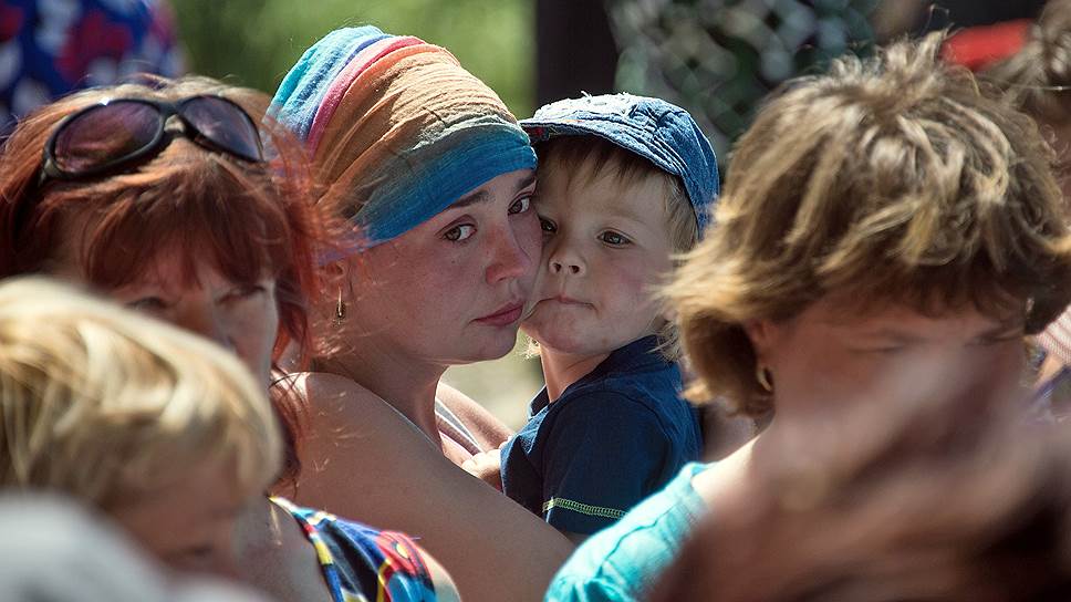 May, 22 A people's gathering of the villagers of Semenivka after an overnight mortar attack 