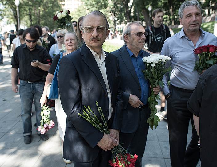 Экономист Сергей Алексашенко на прощании с Валерией Новодворской 