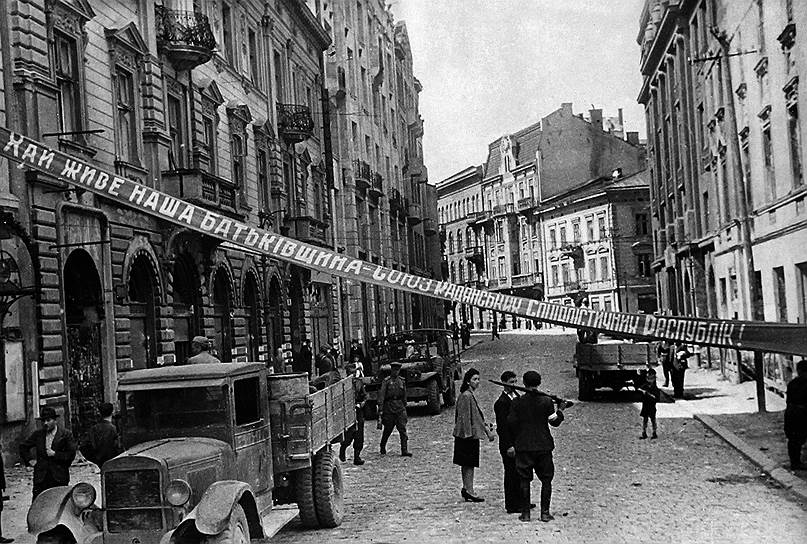 1944 год. Советские войска освободили Львов в ходе Львовско-Сандомирской операции 