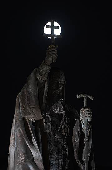 Памятник патриарху Гермогену, Москва 