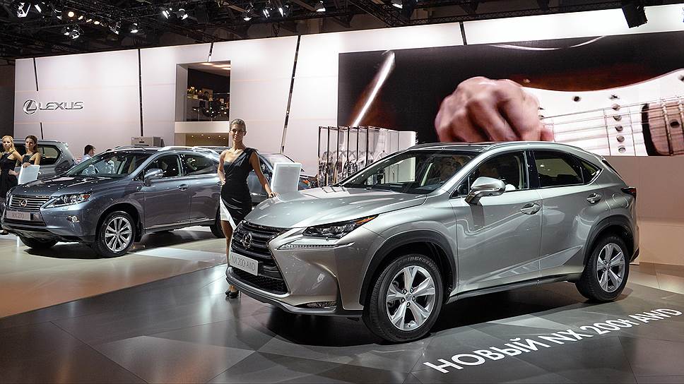 Lexus NX — первый компактный кроссовер премиум-класса японской компании. На российском рынке будут доступны модификации с двигателям 150 л.с., 197 л.с (гибрид) и 238 л.с. (турбомотор). Цены на нового японца варьируются от 1,4 до 2,4 млн. руб.