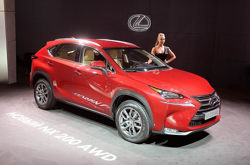 Lexus NX — первый компактный кроссовер премиум-класса японской компании. На российском рынке будут доступны модификации с двигателям 150 л.с., 197 л.с (гибрид) и 238 л.с. (турбомотор). Цены на нового японца варьируются от 1,4 до 2,4 млн. руб.