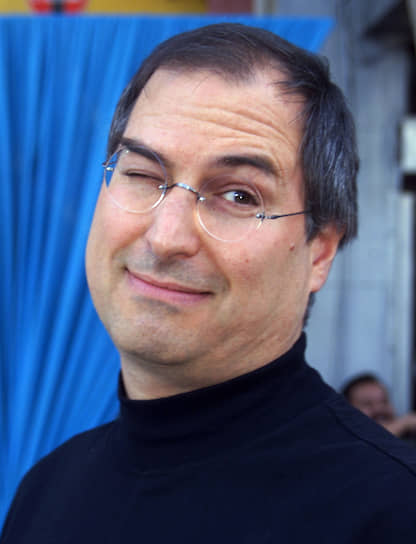 «Я сформировал небольшую команду, чтобы вместе создать Macintosh. Мы были посланы богом, чтобы спасти Apple. Никто не верил в эту продукцию, но в конечном счете мы все изменили. Как только нам удалось раскрутить Mac, стало ясно, что у компании Apple открылось второе дыхание» В 1998 году вернувшийся в Apple Стив Джобс презентовал компактный компьютер iMac, а также новое программное обеспечение на базе разработок NeXT — Mac OS X. В корпусе iMac (моноблоке) были сосредоточены основные системные компоненты, а также монитор, динамики, дисковод и фото/видеокамера
