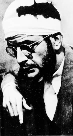20 августа 1940 года Лев Троцкий был смертельно ранен ледорубом в своем доме под Мехико, он умер на следующий день. Исполнителем убийства стал агент НКВД, испанский республиканец Рамон Меркадер (на фото). Он внедрился в окружение Троцкого под именем канадского журналиста Фрэнка Джексона 