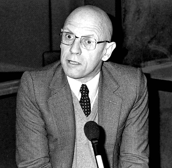 В 1984 году от СПИДа скончался французский философ, основатель первой во Франции кафедры психоанализа Мишель Фуко. Только посмертно врачи сумели поставить страдающему от головных болей и приступов лихорадки Фуко правильный диагноз. Ему было 57 лет 