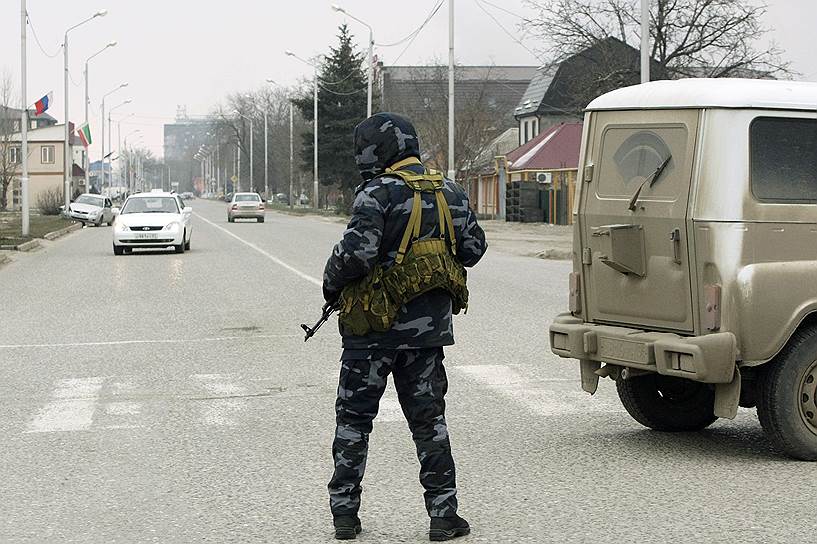 По сообщению Национального антитеррористического комитета (НАК), погибли 10 полицейских