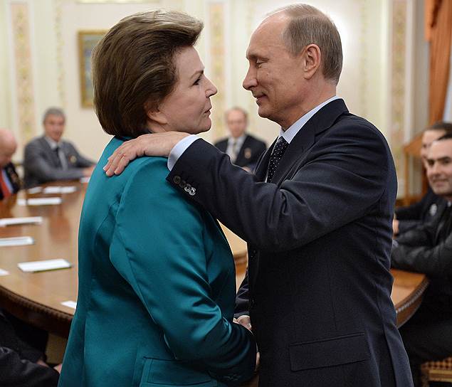 2013 год. Первая женщина-космонавт, герой Советского Союза Валентина Терешкова и Владимир Путин