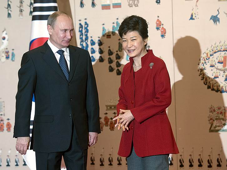 2013 года. Официальный визит президента России Владимира Путина в Южную Корею. Владимир Путин и президент Республики Корея Пак Кын Хе