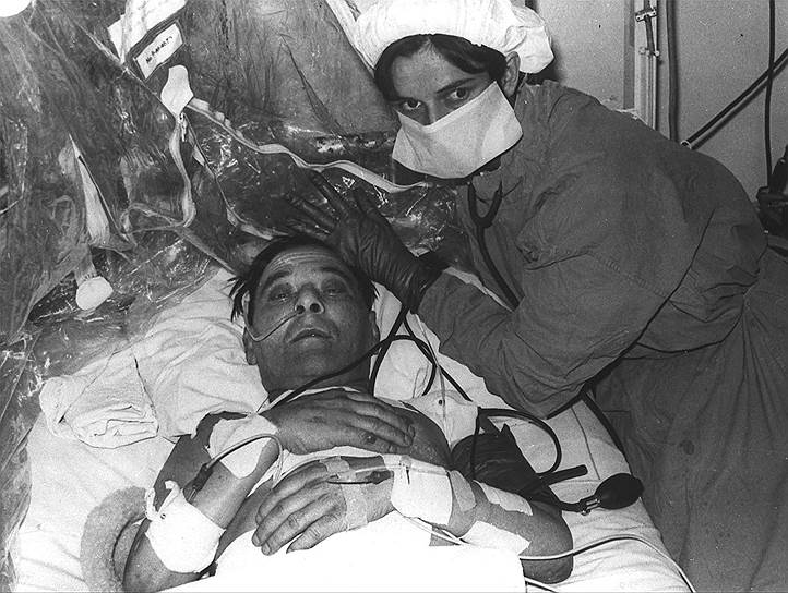 1967 год.  Луи Вашкански, первый человек, кому была сделана пересадка сердца, умер в Кейптауне (ЮАР) через 18 дней после проведенной операции от двусторонней пневмонии и криза отторжения 