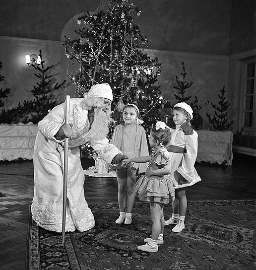 1953 год.  Елка в детском саду Киевского машиностроительного завода 
