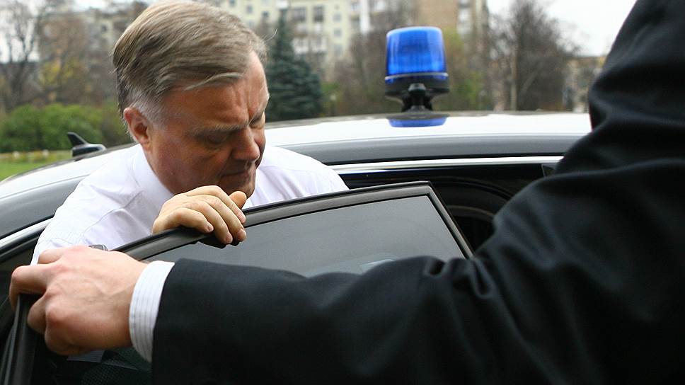 Владимир Якунин покажет, как и на что живет
