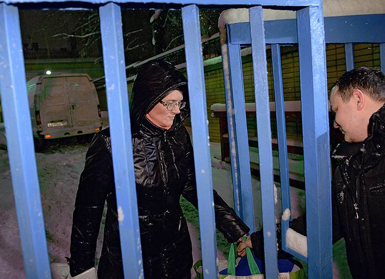 Как выяснилось на встрече с адвокатами, следователь принял решение освободить Светлану Давыдову под подписку о невыезде. Вскоре обвиняемую в государственной измене жительницу Вязьмы выпустили из СИЗО 