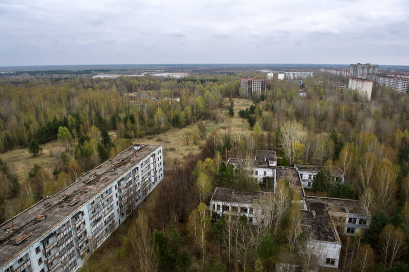 По состоянию на 2016 год в Припяти действуют лишь несколько объектов: спецпрачечная, станция обезжелезивания и фторирования воды, гараж спецтехники, а также КПП на въезде в город. Ежегодно в зону отчуждения приезжают несколько тысяч туристов, чтобы своими глазами увидеть последствия одной из самых больших техногенных катастроф ХХ века