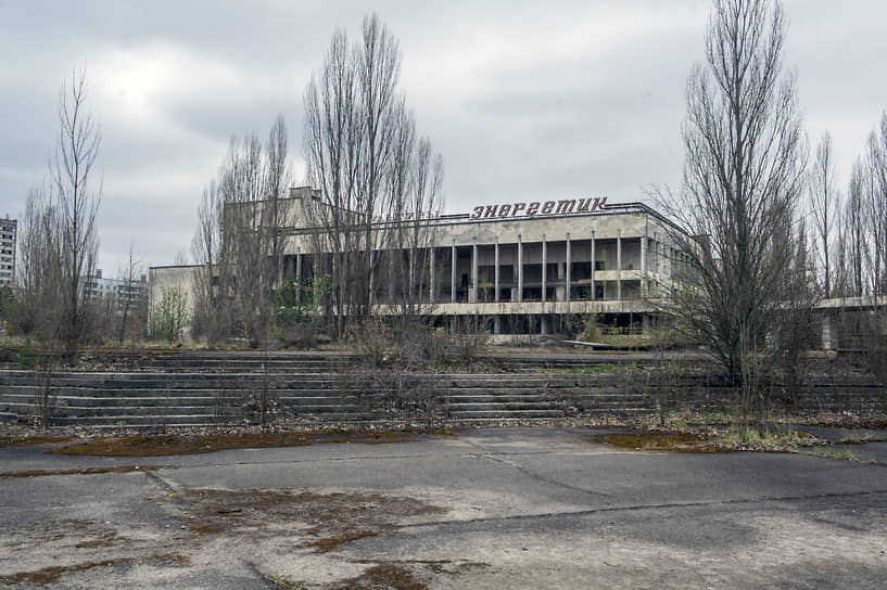 Припять превратилась в мертвый город, обнесенный внешней стеной, изолированный от мира. В настоящее время радиация в городе уменьшилась примерно в 10 тыс. раз по сравнению с 1986 годом