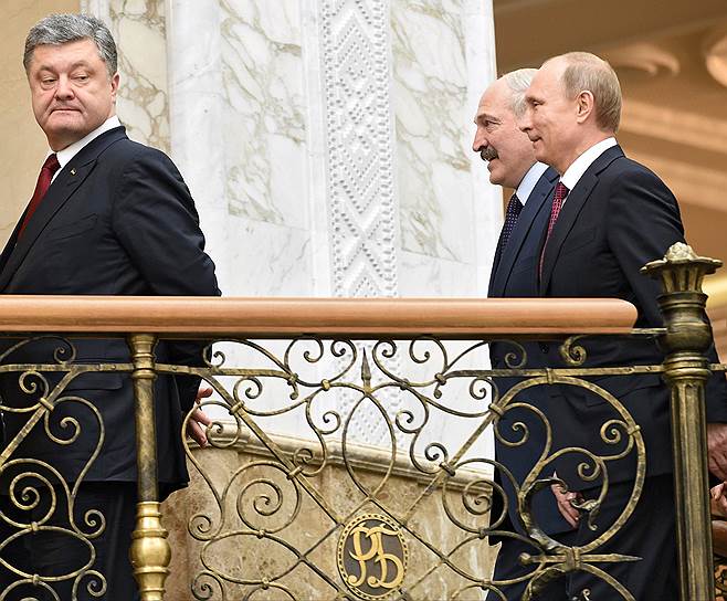 Минск, Белоруссия. Петр Порошенко, Александр Лукашенко и Владимир Путин перед началом саммита по урегулированию кризиса на Украине во Дворце независимости