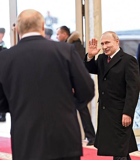 Владимир Путин покидал Дворец независимости вне зависимости от коллег 