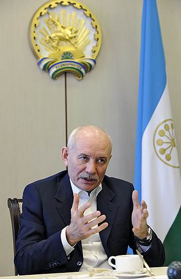 Глава Башкирии Рустэм Хамитов  