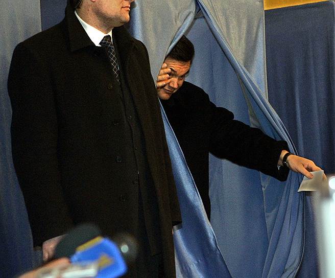 «Я лучше сел бы в третий раз, чем допустил бы нынешнюю власть к власти» Чтобы урегулировать кризис, было принято решение о проведении дополнительного, третьего тура выборов, в котором победил Виктор Ющенко. В свою очередь, Виктор Янукович выразил свое несогласие с результатами, подав в отставку с поста премьера