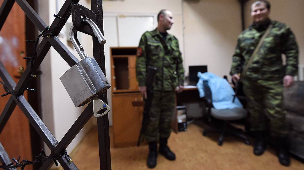 В местах временного содержания украинские военнопленные находятся под круглосуточной охраной 