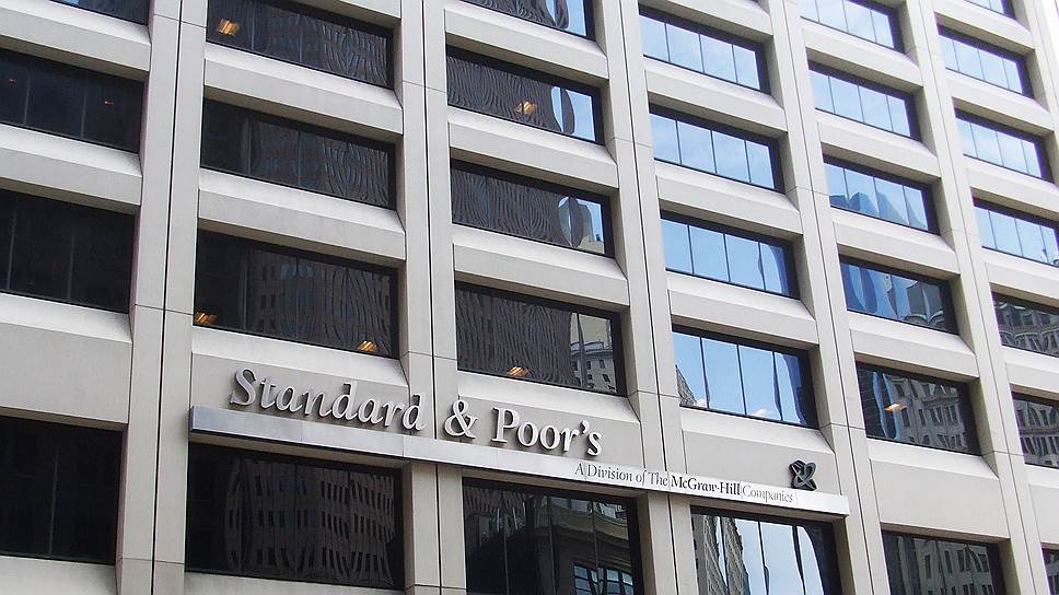 Почему S&P указало банкам курс на кризис 