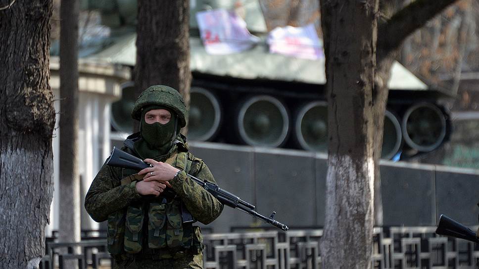 С обращением к Совету федерации  об использовании вооруженных сил РФ на территории Украины до нормализации обстановки в стране Владимир Путин обратился только 1 марта, в тот же день СФ его обращение поддержал 