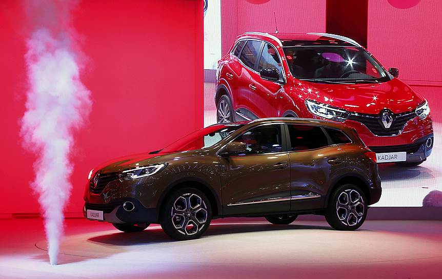 Новый кроссовер Renault Kadjar является конкурентом Nissan Qashqai — обе машины построены на одной модульной платформе. В линейке двигателей доступны 110 и 130-сильные дизели, а также 1,4-литровый бензиновый турбомотор (130 л.с.). Заказать можно как переднеприводную, так и полноприводную версию 
