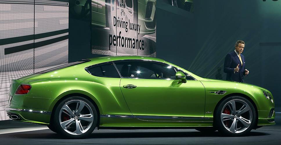 Bentley привезла в Женеву обновленную линейку Continental GT — версии Speed (на фото), V8 S и Convertible. Изменился передний бампер, уменьшилась решетка радиатора, крыльям придали новую форму. Мощность двигателя W12 выросла с 575 л.с. до 590 л.с.  