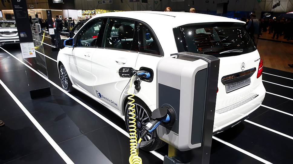 Электромобиль Mercedes-Benz B-Class Electric Drive. Доработанная электрическая версия хэтчбека B-Class дебютировала в прошлом году в Париже 