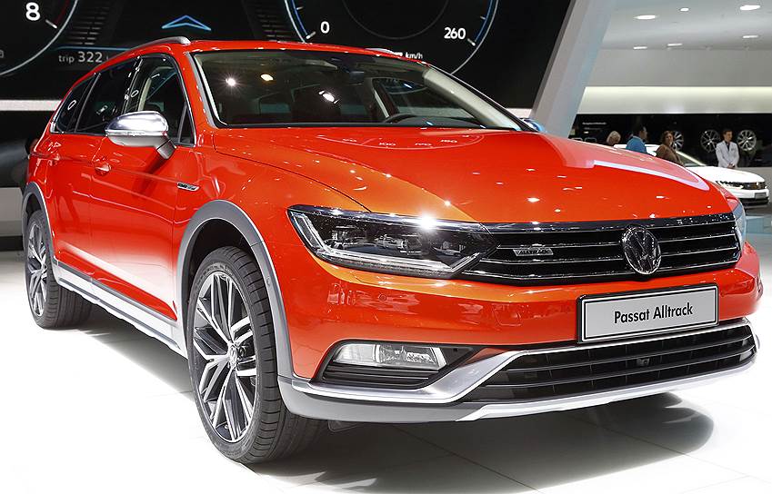 Новый VW Passat Alltrack традиционно сделан на базе стандартного универсала. Основные отличия — пластиковый обвес кузова, увеличенный на 27 мм дорожный просвет, дополнительная защитой днища, измененные бампера. Для езды по бездорожью предусмотрен новый режим Offroad, недоступный владельцам обычных "Пассатов" 