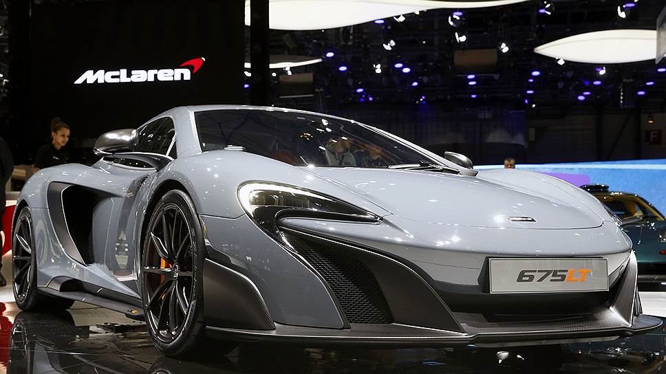 McLaren 675LT — это самая мощная версия гоночного купе, которую выпустят всего в 500 экземплярах. Британцы сняли с 3,8-литрового турбированного V8 675 л.с. Для этого были доработаны турбины, головка блока цилиндров и остальные части двигателя, кузов был облегчен на 100 кг. В итоге разгоняется 675LT до "сотни" за 2,9 сек  