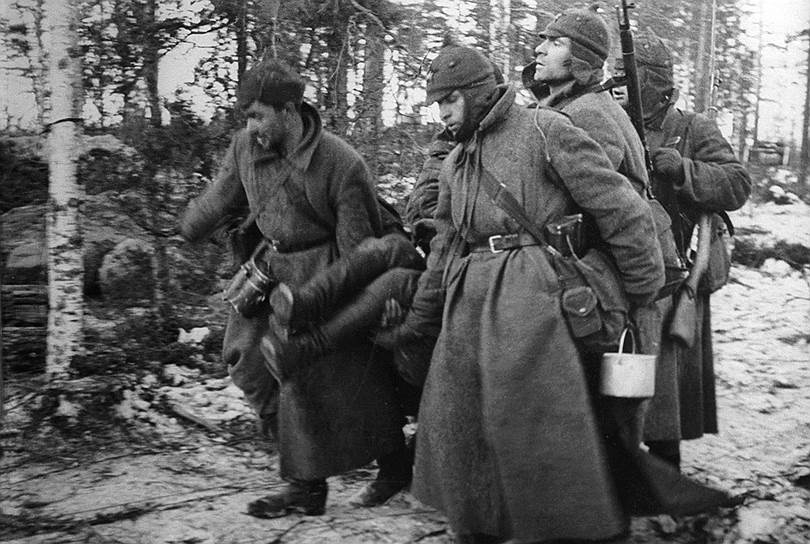Казалось, война с Финляндией неизбежно должна была кончиться победой СССР — страна, в которой 3,7 млн жителей, не может бесконечно сопротивляться державе с почти 170-миллионным населением. Ошибочные расчеты делал не только советский, но и финский генштаб. Финны рассчитывали, что в войну вступит Швеция, но она ограничилась поставками вооружений, боеприпасов и отправкой немногочисленных добровольцев. Не оказалось на советско-финском фронте и норвежских волонтеров. Помощь других стран тоже была крайне ограниченной  