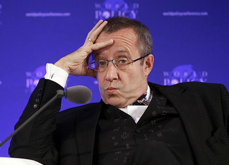 Президент Эстонии Тоомас Хендрик Ильвес: «Российская агрессия на Украине знаменует смену парадигмы — утрату доверия к международному порядку, который установился после холодной войны. Международные договоры больше не действуют, а применение грубой силы снова узаконено. Аннексией Крыма Россия выкинула “свод правил” в окно»