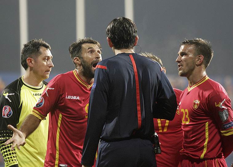 UEFA проведет дисциплинарное расследование по матчу отборочного цикла чемпионата Европы между сборными Черногории и России после получения отчета делегата матча и судьи