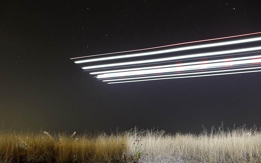 Мандалай, Мьянма. Взлет самолета на солнечных батареях Solar Impulse 2, совершающего кругосветный перелет из Абу-Даби 